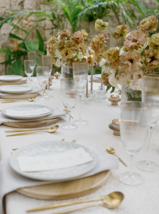 Beautiful table setting by a professional event planner in NYC.