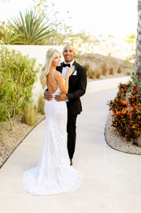 A couple in a Dallas wedding venue