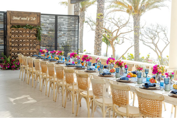 Tropical décor at a Hawaii wedding