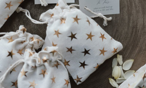 Wedding favors in gold star packaging