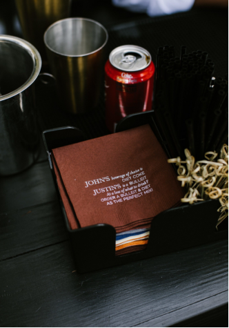 The picture shows custom napkins in different colors.