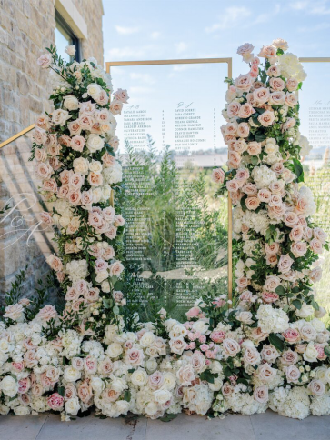 floral décor at a wedding