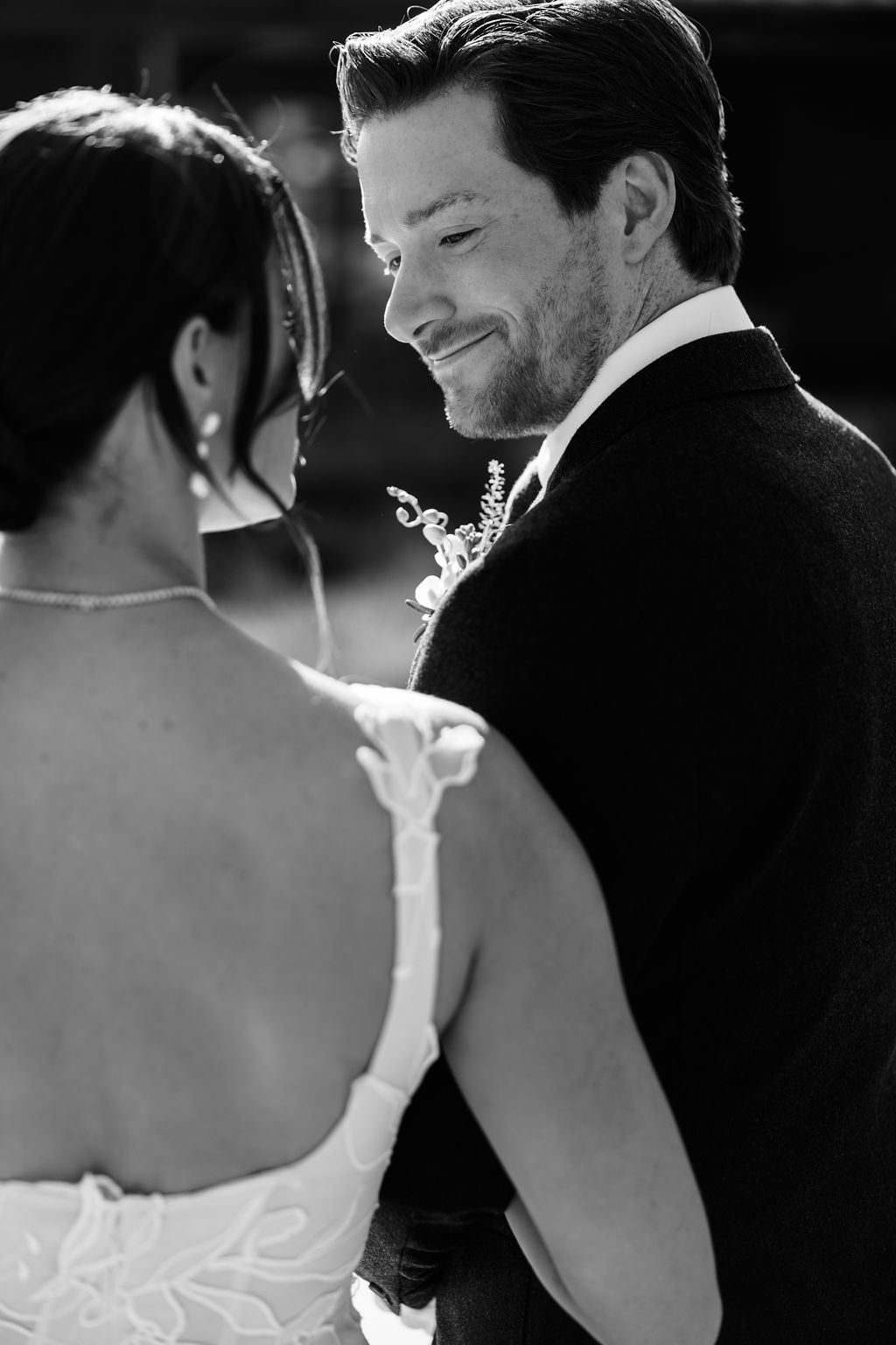 3_Amanda-John-Previews-60